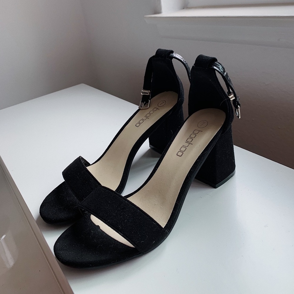 boohoo black heels